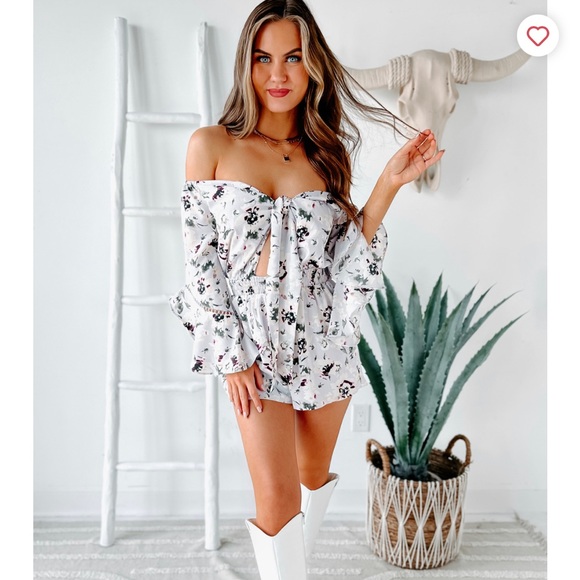 Floral Day Dream Cut Out Floral Romper - Picture 1 of 5